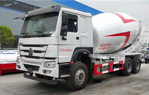 重汽豪沃15方搅拌车