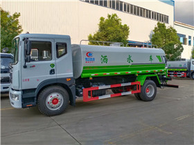 东风D9大多利卡15吨洒水车