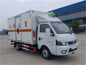 东风途逸爆破器材运输车（柴油版）